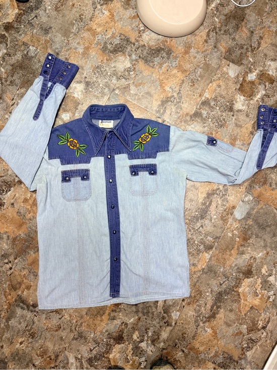 BodyGear Tops - Vintage BodyGear denim embroidered snap front western style shirt
